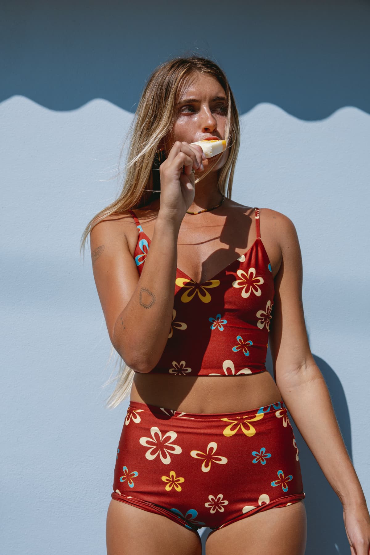 BACKBEACH SHORTS | MAROON FLOWER