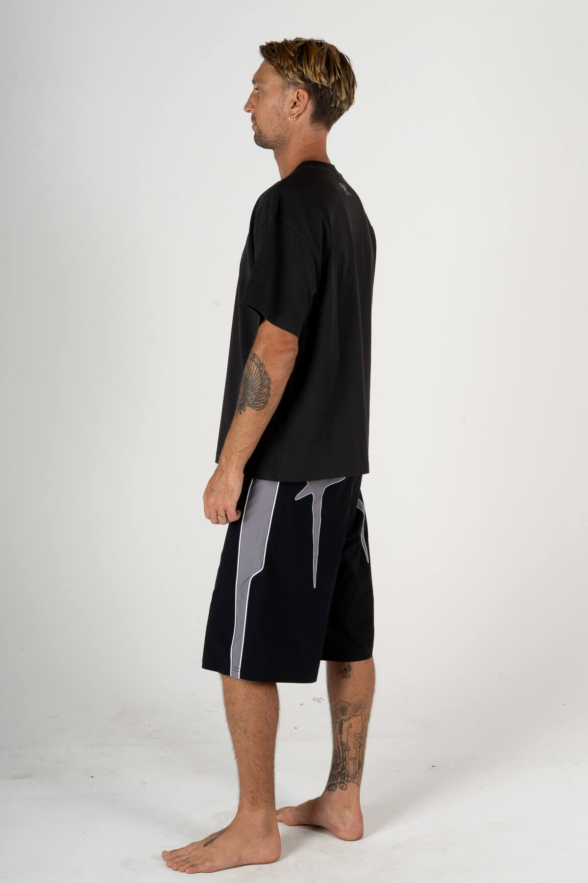 BLACK STAMP TEE | WASHED BLACK